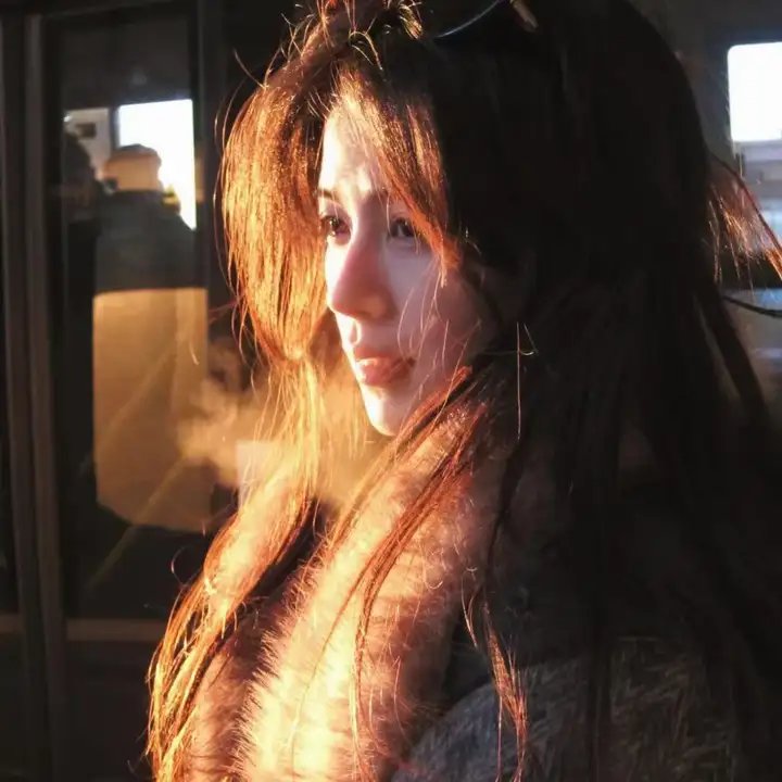 提剑映桃花